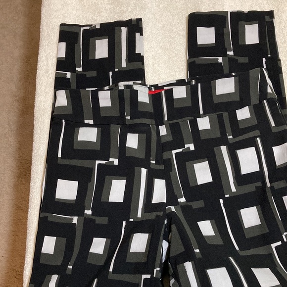 Krazy Larry size 10 pull on geometric pattern pants. - Picture 4 of 6